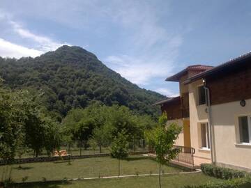 Фото номера Вилла с 4 спальнями Дома для отпуска Villa Nanevi г. Тетевен 102