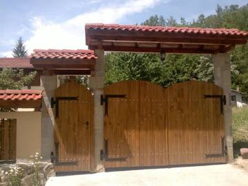 Фото номера Вилла с 4 спальнями Дома для отпуска Villa Nanevi г. Тетевен 22